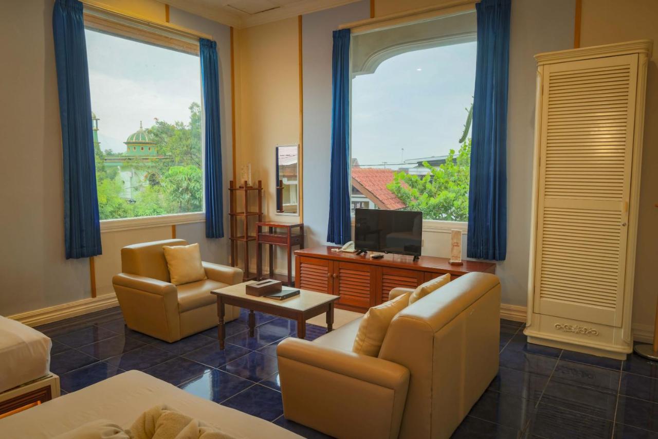 Family Hotel Gradia 2 Batu  Kültér fotó
