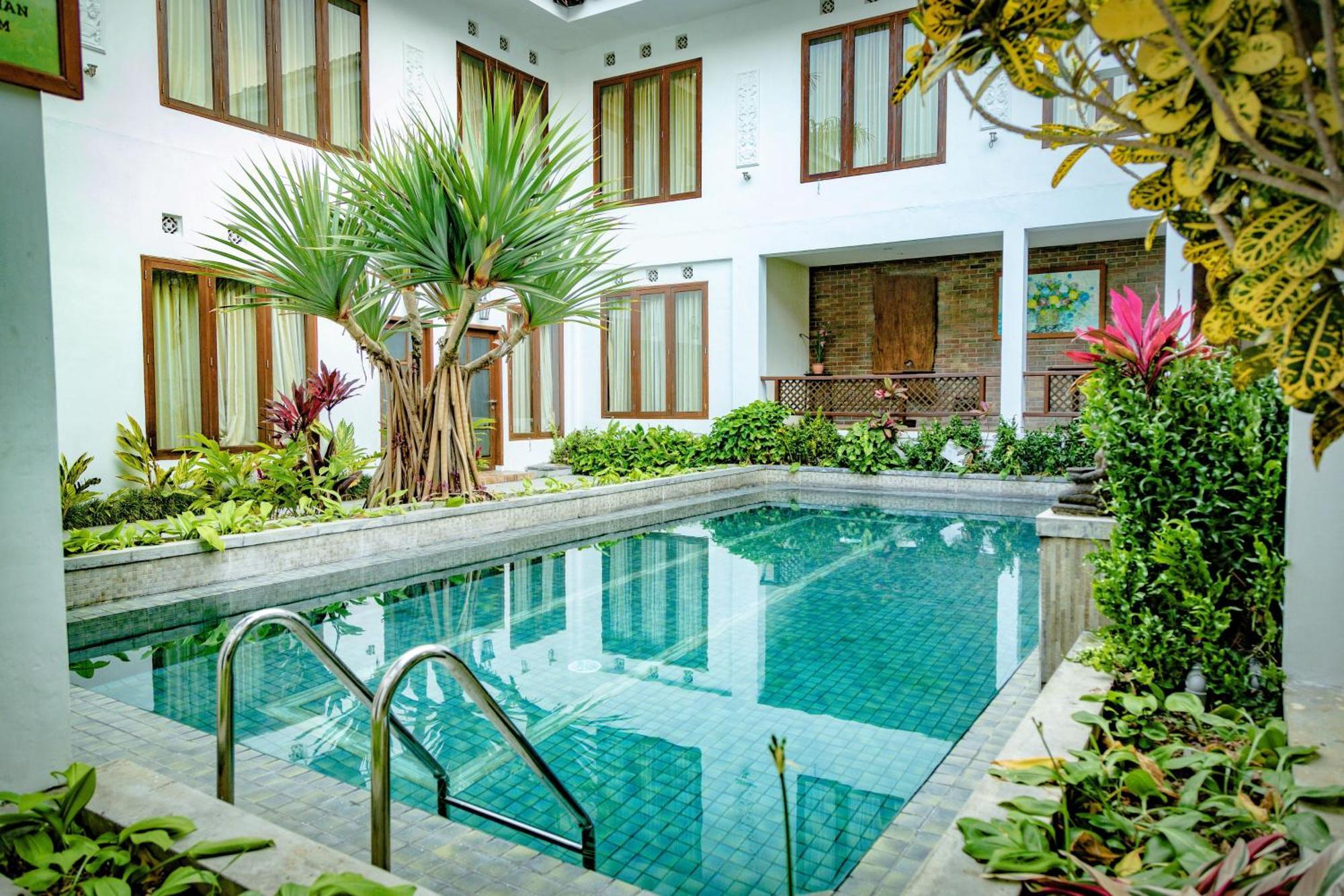 Family Hotel Gradia 2 Batu  Kültér fotó