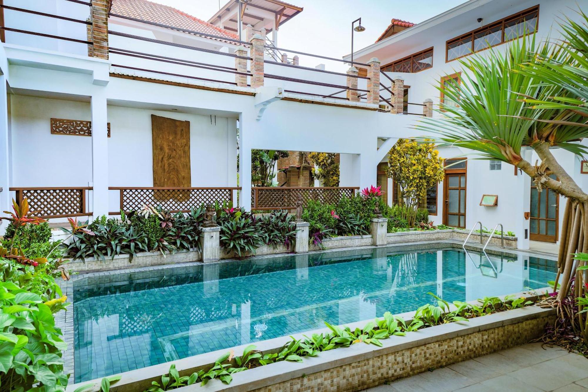 Family Hotel Gradia 2 Batu  Kültér fotó