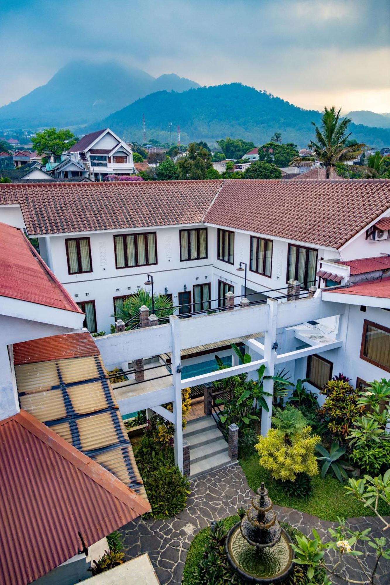 Family Hotel Gradia 2 Batu  Kültér fotó