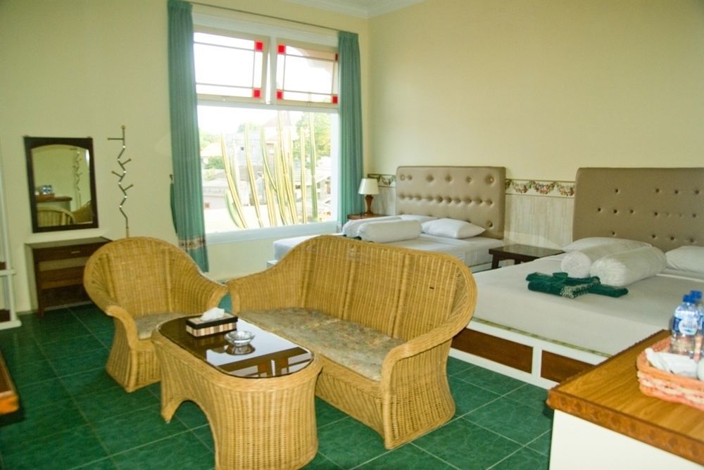 Family Hotel Gradia 2 Batu  Kültér fotó