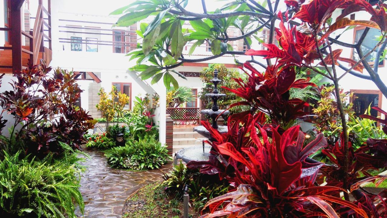 Family Hotel Gradia 2 Batu  Kültér fotó